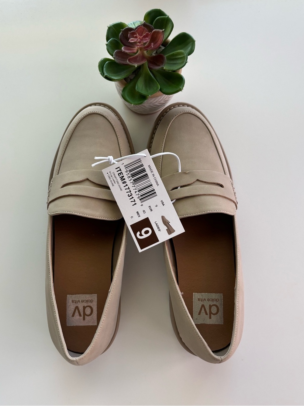 NWT DV by Dolce Vita Lug Loafers Sz 9